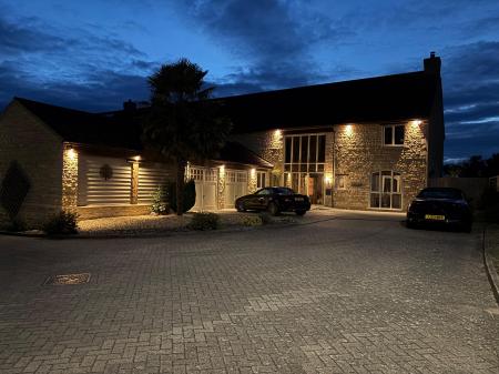 4 bedroom Semi-detached house for sale in Searson Close, Tallington