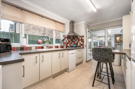 2 bedroom Detached bungalow for sale in St Johns Close, Ryhall