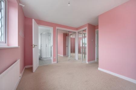 4 bedroom Detached house for sale in Woodhead Close, Stamford