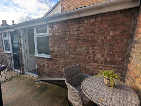 2 bedroom Terraced House for sale in Brazenose Lane, Stamford, PE9