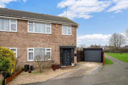 3 bedroom Semi-detached house for sale in Selwyn Road, Stamford