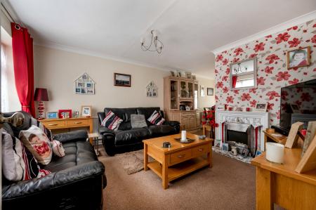 3 bedroom Semi-detached house for sale in Selwyn Road, Stamford