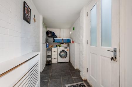 2 bedroom End of terrace house for sale in West Street Gardens, Stamford