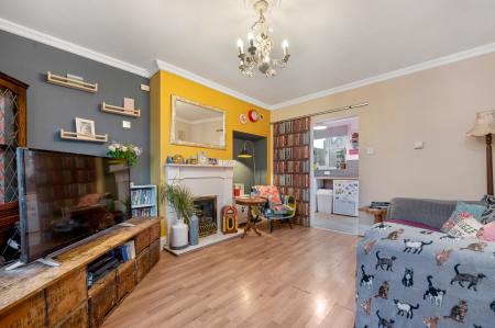 3 bedroom End of terrace house for sale in Gloucester Road, Stamford