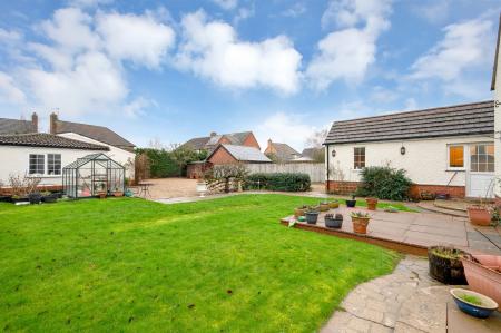 3 bedroom Detached house for sale in Main Road, Tallington