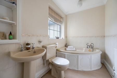 3 bedroom Detached house for sale in Main Road, Tallington