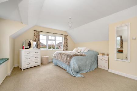 3 bedroom Detached house for sale in Main Road, Tallington
