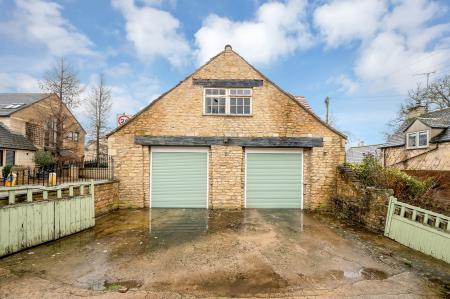 5 bedroom Detached house for sale in Church Road, Ketton