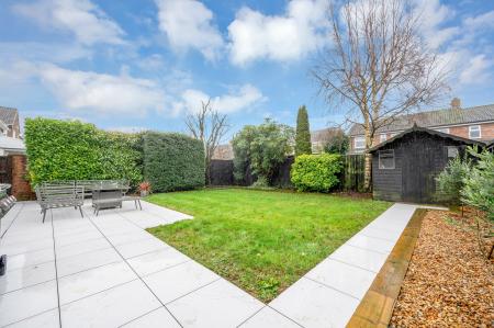 4 bedroom Detached house for sale in Cedar Road, Stamford