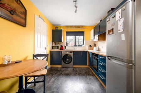 3 bedroom Semi-detached house for sale in Avocet Close, Essendine