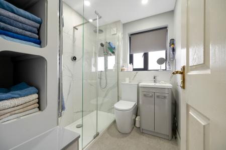 3 bedroom Semi-detached house for sale in Avocet Close, Essendine