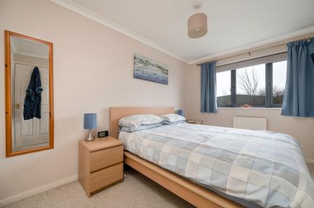 3 bedroom Semi-detached house for sale in Avocet Close, Essendine