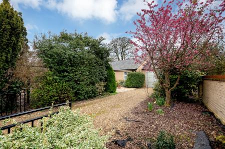 3 bedroom Detached bungalow for sale in Rosamundi, Little Casterton