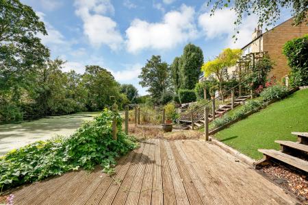 4 bedroom Town house for sale in Anseres Place, Stamford