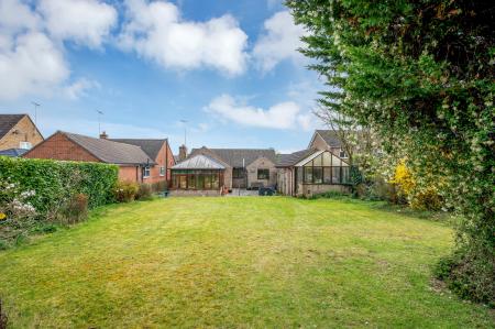 2 bedroom Detached house for sale in Queens Walk, Stamford