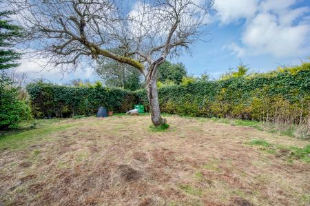 2 bedroom Detached house for sale in Queens Walk, Stamford