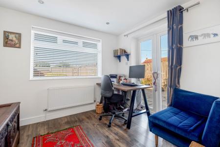 3 bedroom Semi-detached house for sale in Kesteven Road, Stamford
