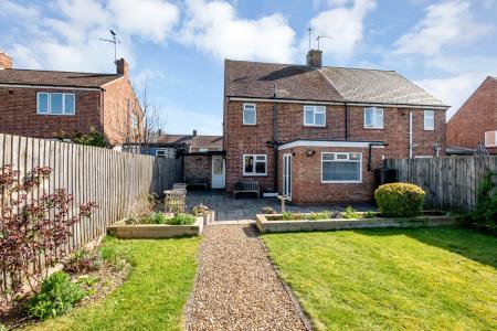 3 bedroom Semi-detached house for sale in Kesteven Road, Stamford