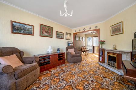 3 bedroom Semi-detached house for sale in Chatsworth Road, Stamford