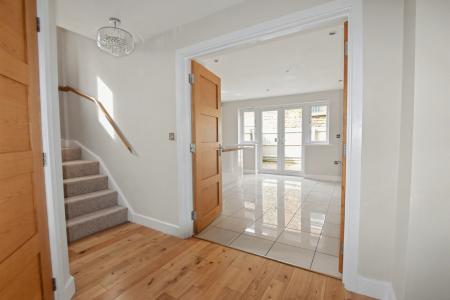 4 bedroom Town house for sale in Woodbridge Mews, Stamford