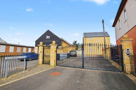 4 bedroom Town house for sale in Woodbridge Mews, Stamford
