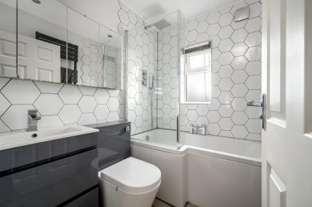 3 bedroom End of terrace house for sale in Worcester Crescent, Stamford