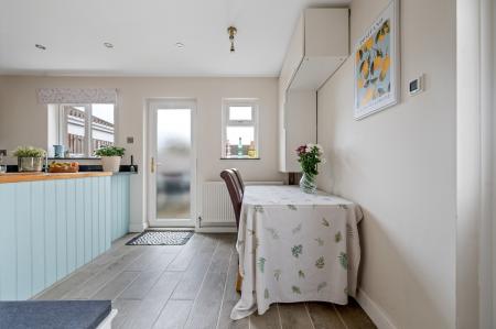 3 bedroom End of terrace house for sale in Worcester Crescent, Stamford