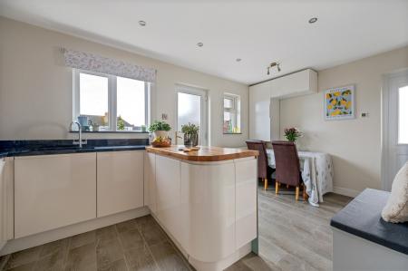3 bedroom End of terrace house for sale in Worcester Crescent, Stamford