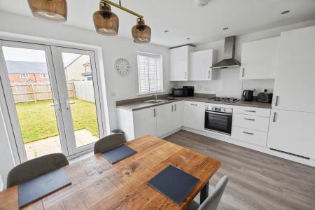 2 bedroom Semi-detached house to let in Sovereign Way, Stamford, PE9