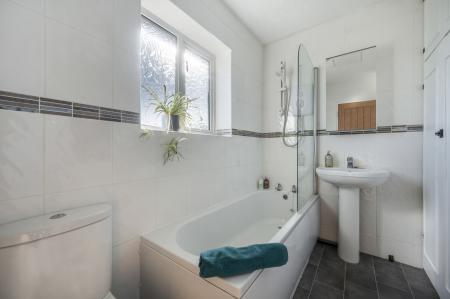 3 bedroom End of terrace house for sale in Newport Way, Ufford