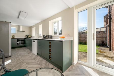 3 bedroom End of terrace house for sale in Newport Way, Ufford