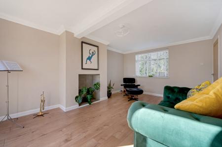 3 bedroom End of terrace house for sale in Newport Way, Ufford