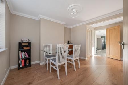 3 bedroom End of terrace house for sale in Newport Way, Ufford