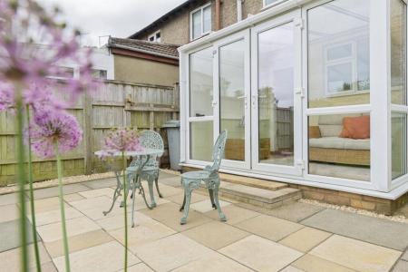 3 bedroom Terraced House to let in Rutland Road, Stamford, PE9