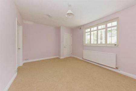 3 bedroom Terraced House to let in Rutland Road, Stamford, PE9