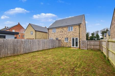 2 bedroom Semi-detached house to let in Sovereign Way, Stamford, PE9