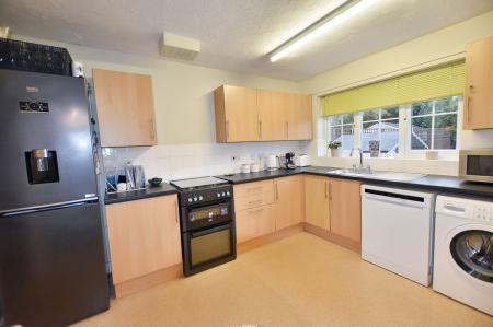 2 bedroom Terraced House for sale in Cheshire Close, Stamford, PE9