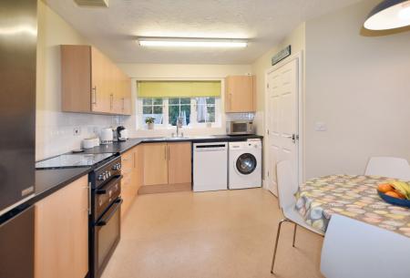 2 bedroom Terraced House for sale in Cheshire Close, Stamford, PE9