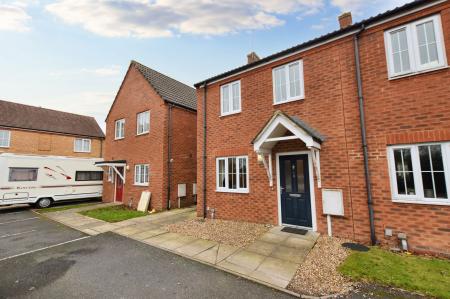 2 bedroom Terraced House for sale in Cheshire Close, Stamford, PE9