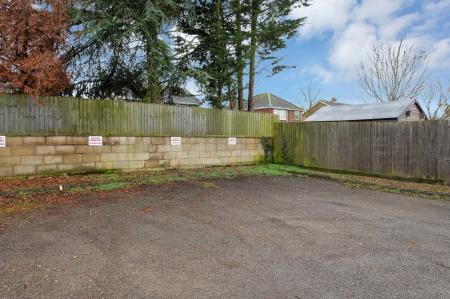 1 bedroom Flat for sale in Churchill Road, Stamford, PE9