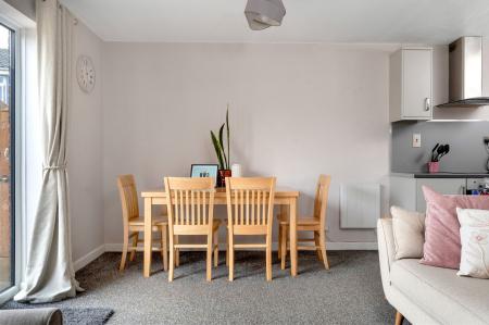 1 bedroom Flat for sale in Churchill Road, Stamford, PE9