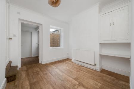 2 bedroom Terraced House for sale in Radcliffe Road, Stamford, PE9