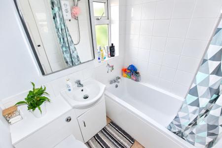 2 bedroom Terraced House for sale in East Street, Stamford, PE9