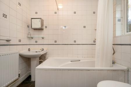 3 bedroom Terraced House for sale in Drift Avenue, Stamford, PE9