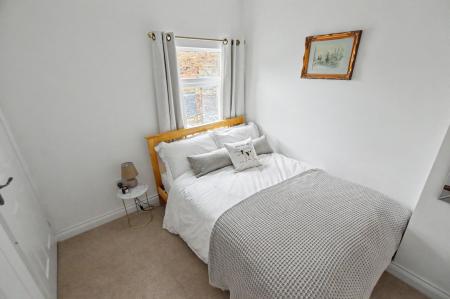 2 bedroom Terraced House for sale in Brazenose Lane, Stamford, PE9
