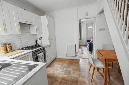 2 bedroom Terraced House for sale in Brazenose Lane, Stamford, PE9