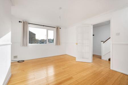 3 bedroom Terraced House for sale in Mountbatten Avenue, Stamford, PE9