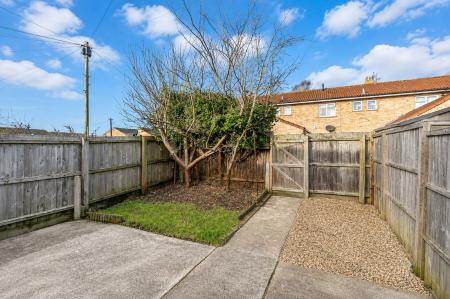 3 bedroom Terraced House for sale in Mountbatten Avenue, Stamford, PE9