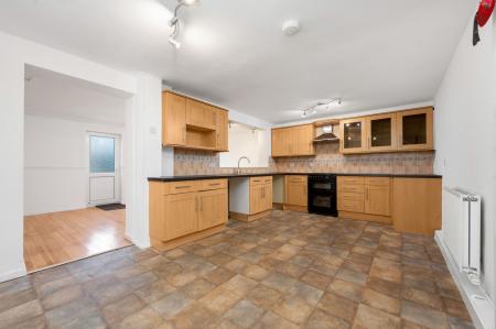 3 bedroom Terraced House for sale in Mountbatten Avenue, Stamford, PE9