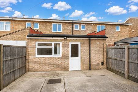 3 bedroom Terraced House for sale in Mountbatten Avenue, Stamford, PE9